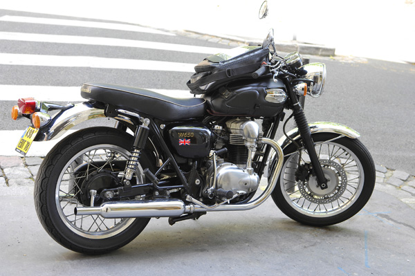 Ma Kawa W650 légèrement modifiée... (c'est loin d'être fini...)