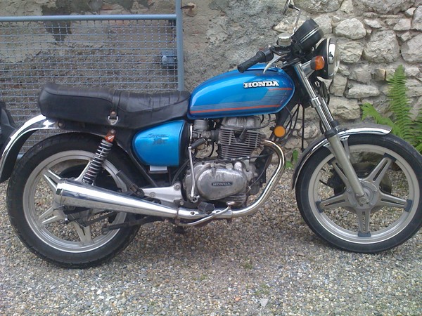 le CB400T a le jour de l'adobtion