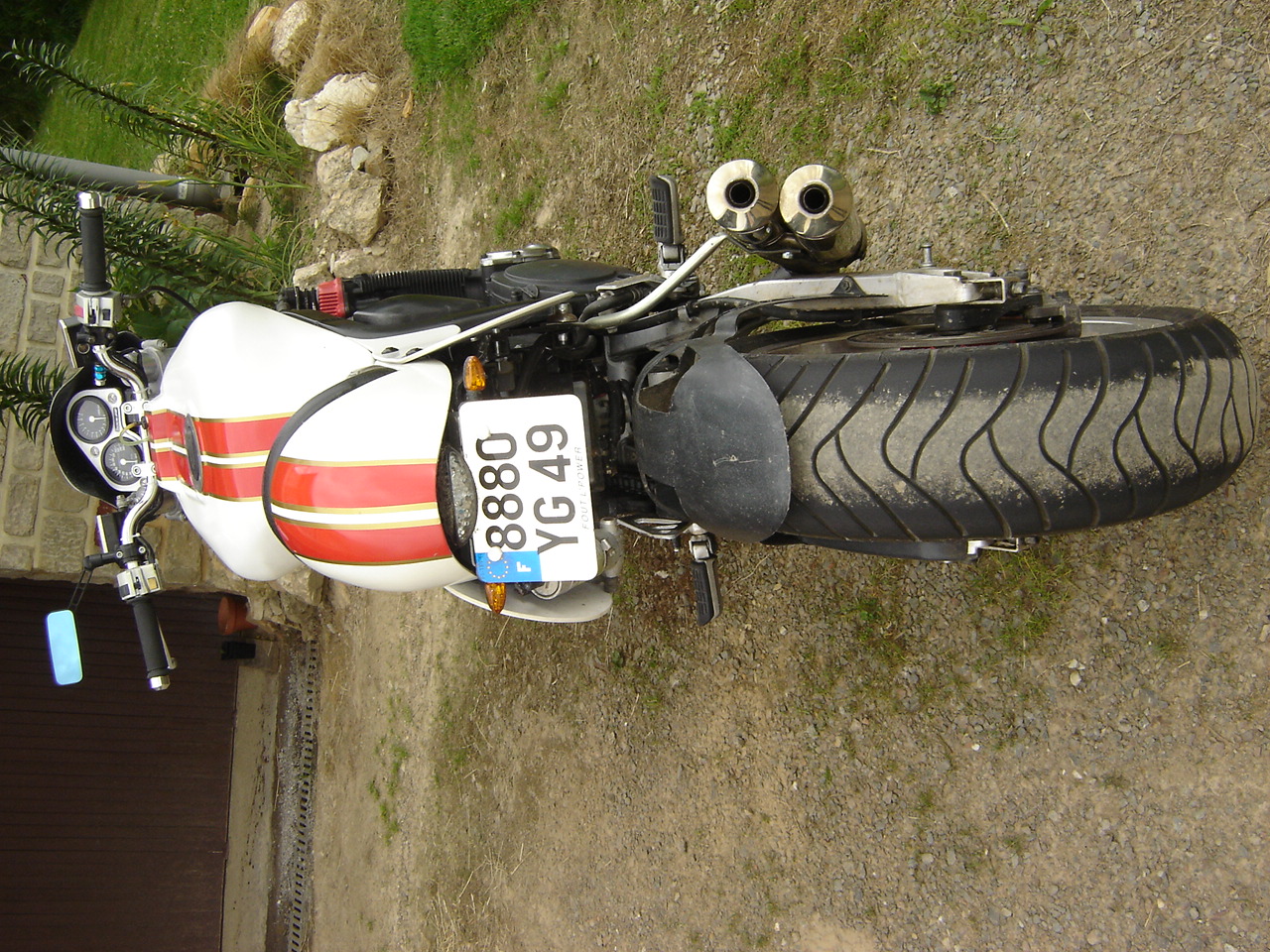 1100 R 92